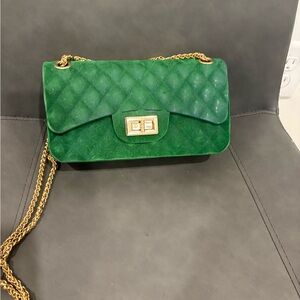 Elegant Green Quilted Shoulder Bag